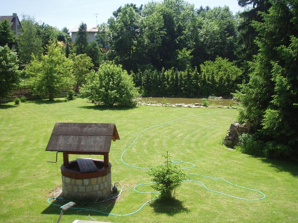 Red Travel Apartment Dvur Kralove nad Labem Exterior photo